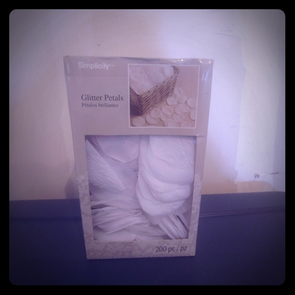 🌹Glitter fake rose petals 🌹